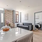 Hostwise - Traditional House With Terrace Сasa de vacaciones