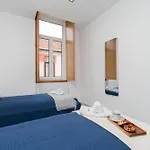 Hostwise - Traditional House With Terrace