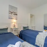 Hostwise - Traditional House With Terrace * Oporto