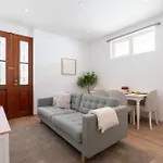 Сasa de vacaciones Hostwise - Traditional House With Terrace Oporto