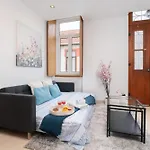 Hostwise - Traditional House With Terrace *
