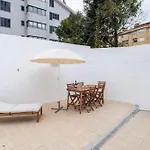 Hostwise - Traditional House With Terrace Casa de Férias