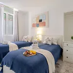 Hostwise - Traditional House With Terrace