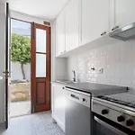 Casa de Férias Hostwise - Traditional House With Terrace *