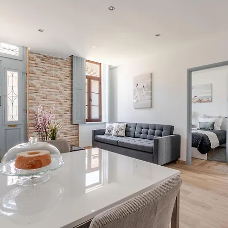 Hostwise - Traditional House With Terrace Casa vacanze