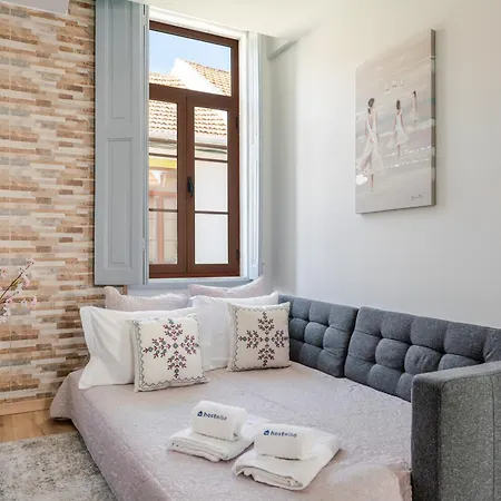 Hostwise - Traditional House With Terrace *