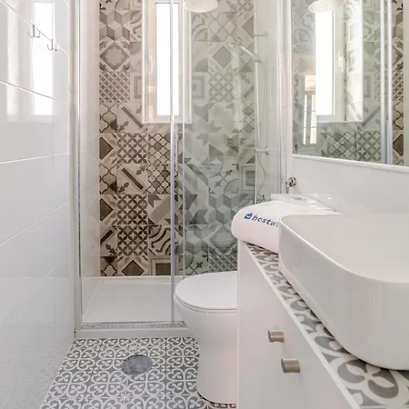 Hostwise - Traditional House With Terrace Oporto