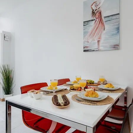 Hostwise - Traditional House With Terrace *