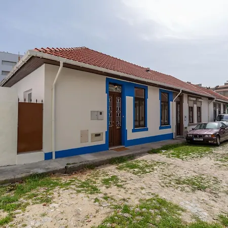 Hostwise - Traditional House With Terrace Casa vacanze