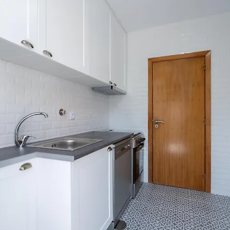 Hostwise - Traditional House With Terrace Oporto