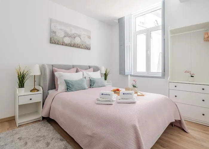 Hostwise - Traditional House With Terrace *