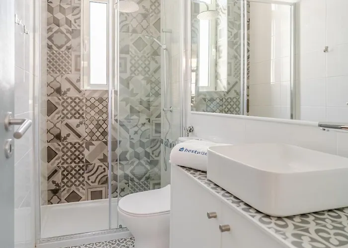 Hostwise - Traditional House With Terrace Holiday home Porto