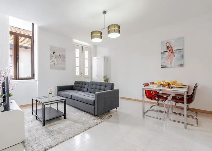 Hostwise - Traditional House With Terrace * Πόρτο