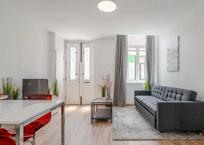 Holiday home Hostwise - Traditional House With Terrace *