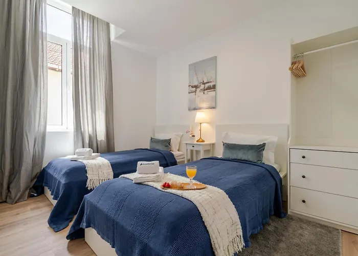 Holiday home Hostwise - Traditional House With Terrace Porto