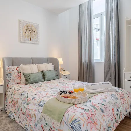 Hostwise - Traditional House With Terrace