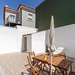 Σπίτι διακοπών Hostwise - Traditional House With Terrace