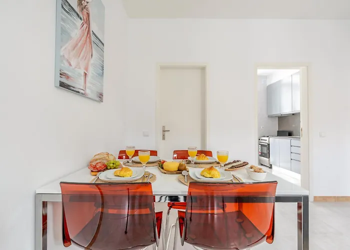 Hostwise - Traditional House With Terrace *